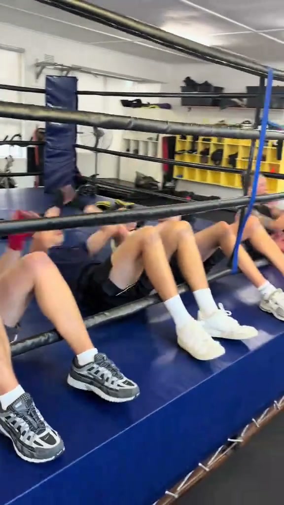 Group boxing class at Hard Punch Boxing and Fitness