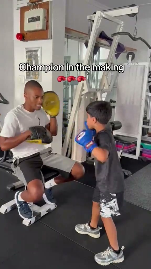 Kids boxing class at Hard Punch Boxing and Fitness